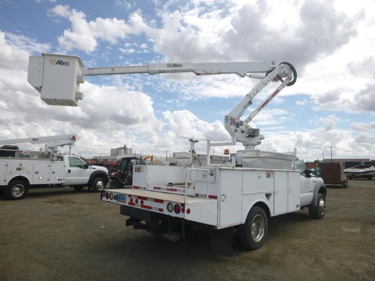 2005-ford-f550-image-12