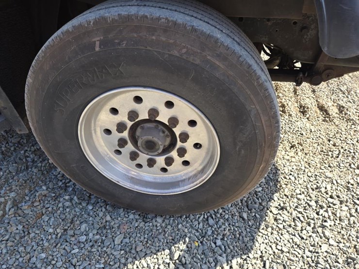 2005-mack-cl733-image-62