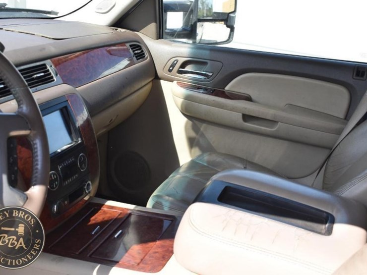2009-chevrolet-silverado-1500-ltz-image-17
