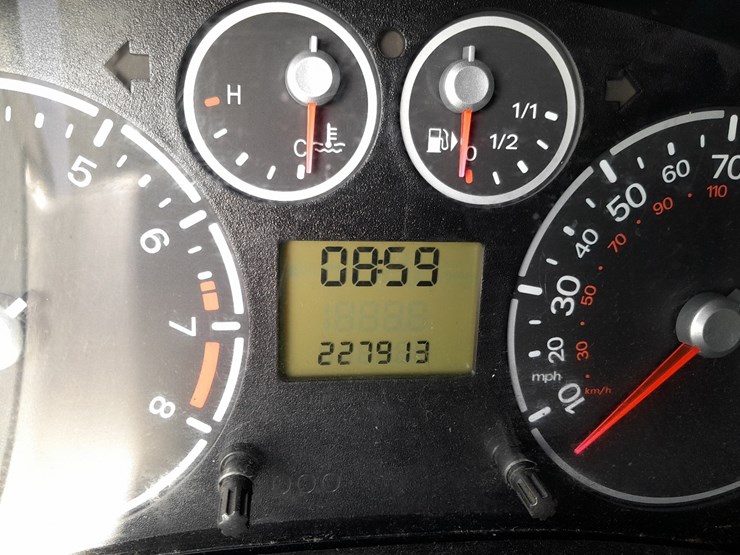 2010-ford-transit-connect-image-10