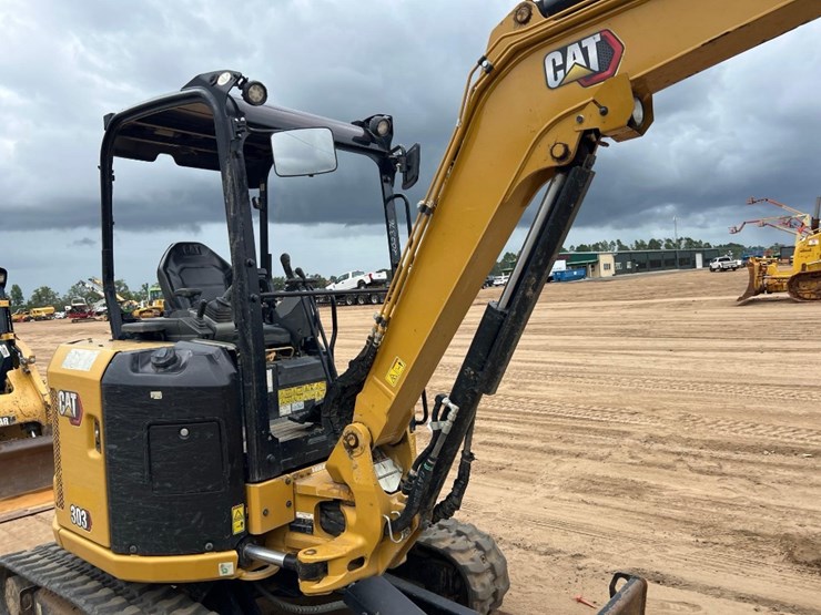 caterpillar-303-image-24