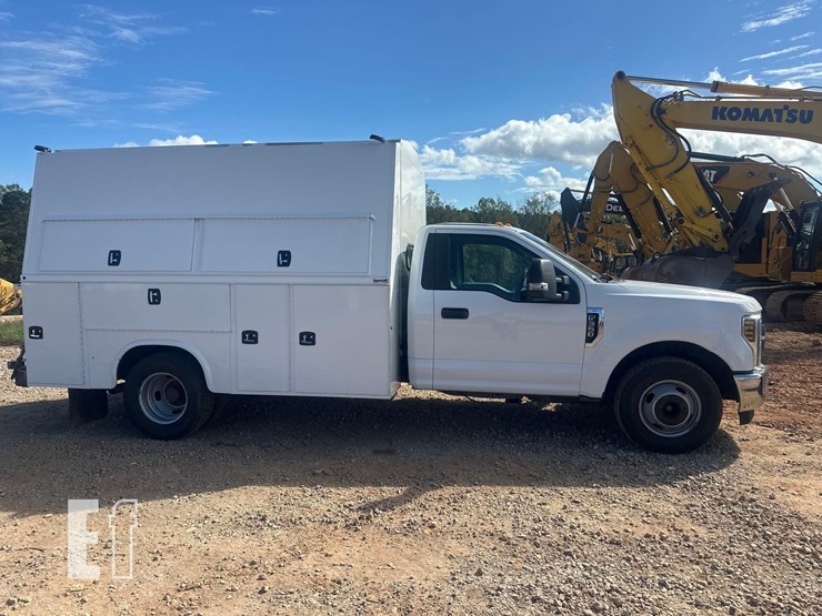 2018-ford-f350-xl-image-3