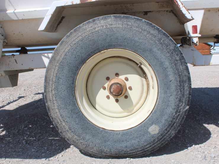 #2044-•-harsh-303h-feed-mixer-wagon-image-12