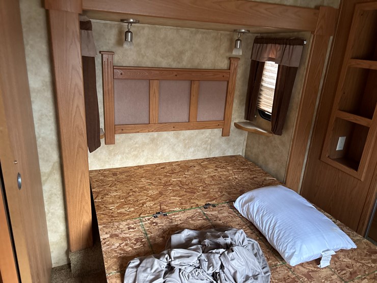 #200-•-heartland-big-country-camper-image-30