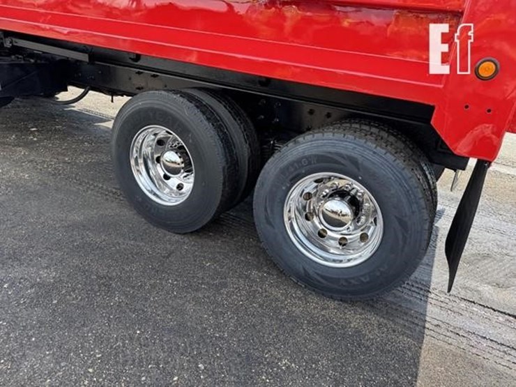 mack-granite-cv713-image-71