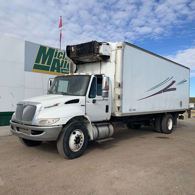 2009 INTERNATIONAL DURASTAR 4300