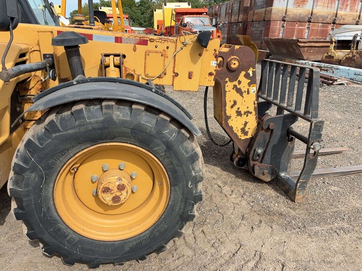 caterpillar-th63-image-12