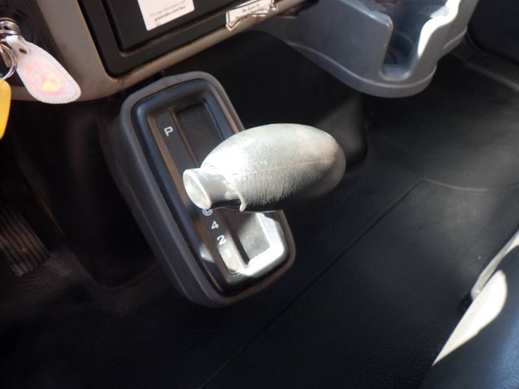 2019-international-durastar-4300-image-8