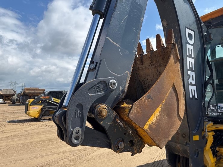 2018-deere-410l-image-18