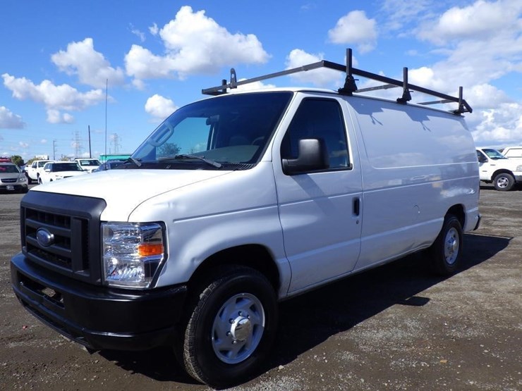 2008-ford-cargo-image-1