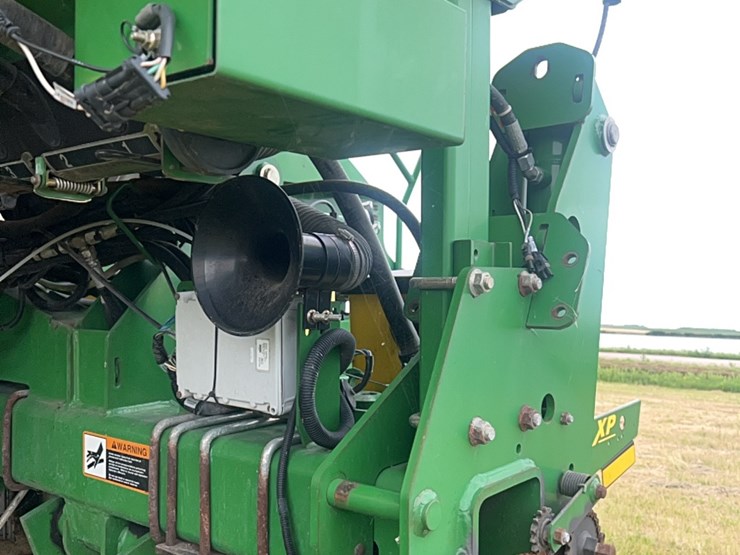 john-deere-16-image-14