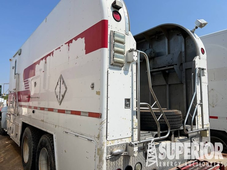 2011-kenworth-t370-image-2