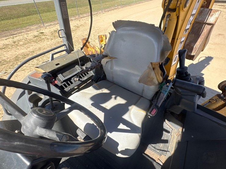 2006-deere-310sg-image-23