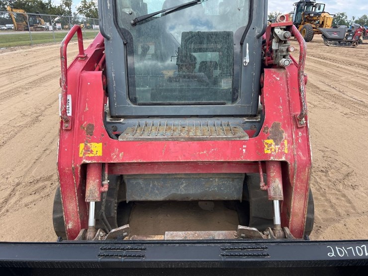 2019-takeuchi-tl8-image-19