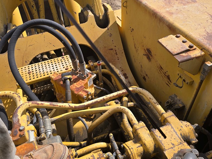 komatsu-pc750-se-image-83