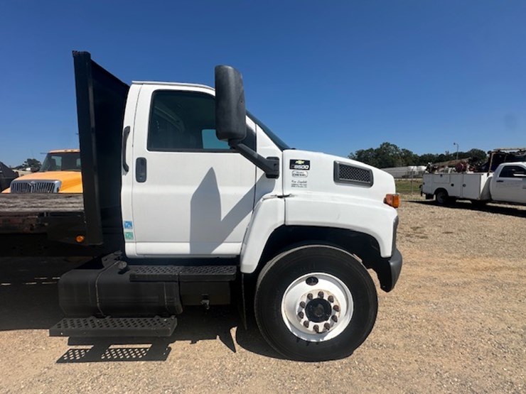 #102-•-2008-chevrolet-c8500-image-26