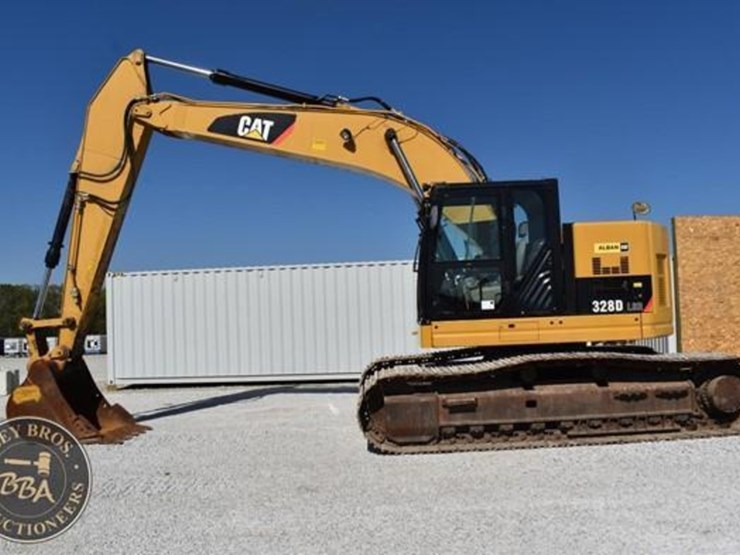 2015-caterpillar-328d-lcr-image-11