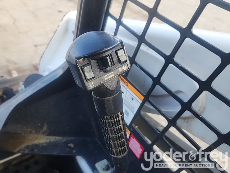 2020-bobcat-t590-image-24