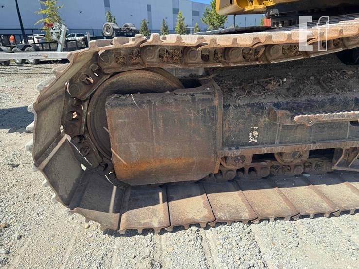 2019-caterpillar-320-image-7