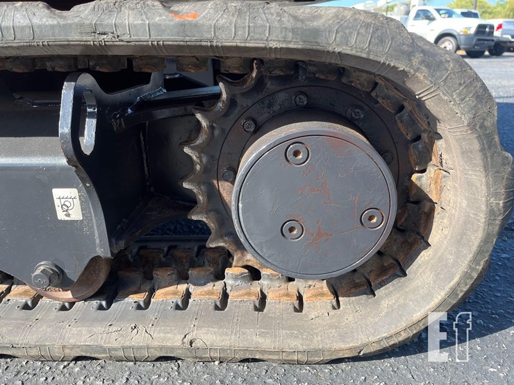 2023-kubota-kx033-4-image-19