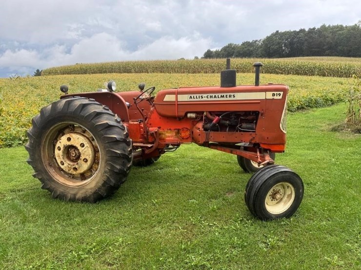 allis-chalmers-d19-gas-tractor-image-1