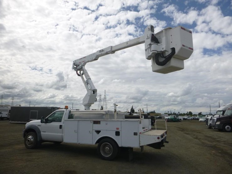 2005-ford-f550-image-13