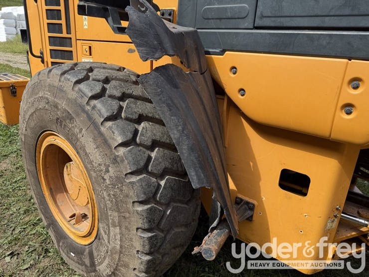 2011-hyundai-hl740-9-image-10