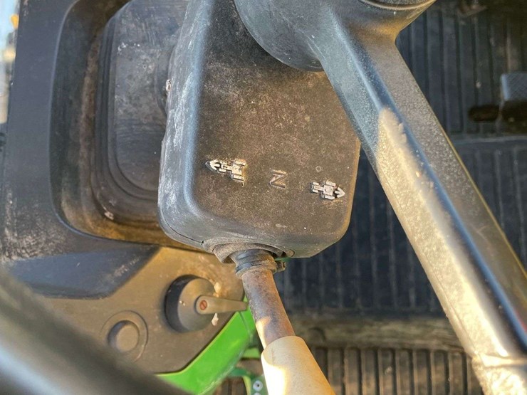 2018-john-deere-5055e-image-38