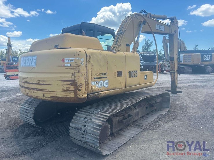 2006-deere-120c-image-2