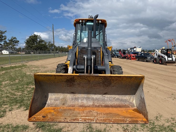 2018-deere-410l-image-3