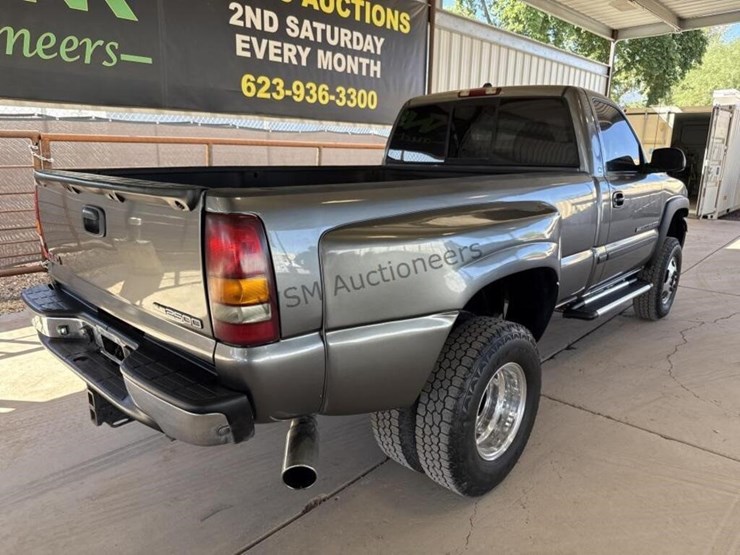 2002-gmc-sierra-2500hd-image-8