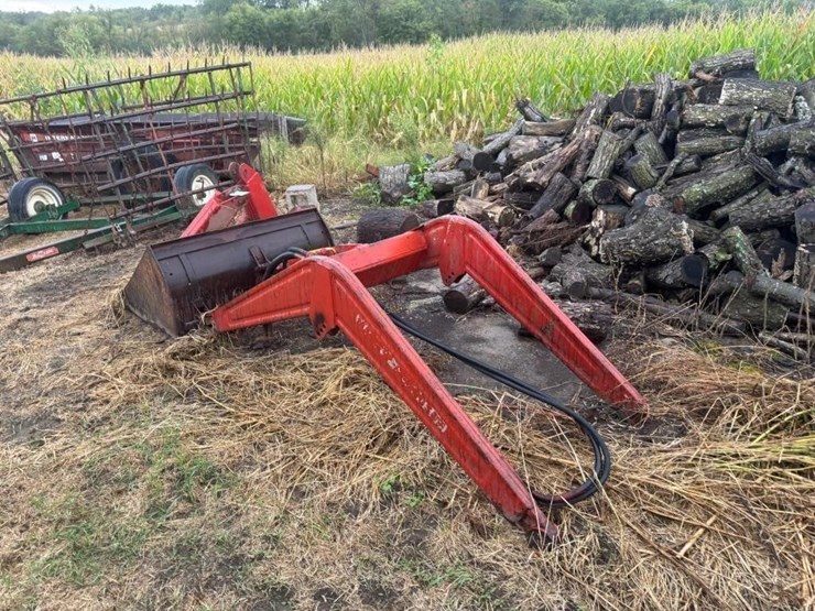 massey-ferguson-loader-image-3