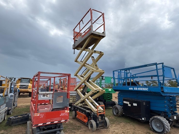 2008-jlg-2630es-image-10