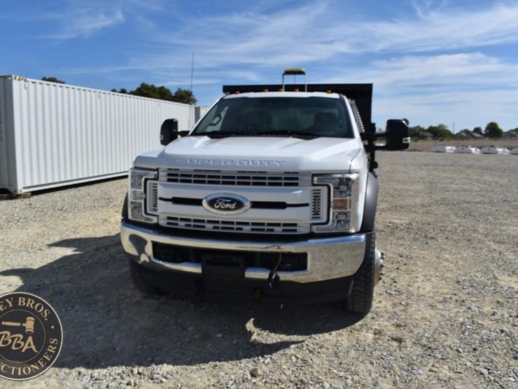 2017-ford-f550-image-31
