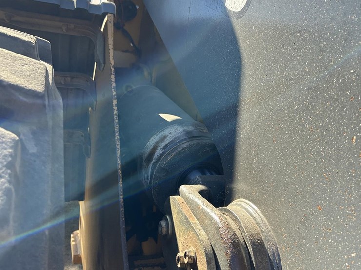2003-deere-824j-image-51