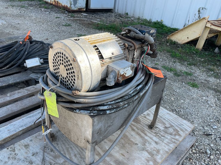 #1958-•-hydraulic-pump-assembly-image-1
