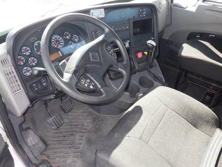 2016-international-prostar-image-9