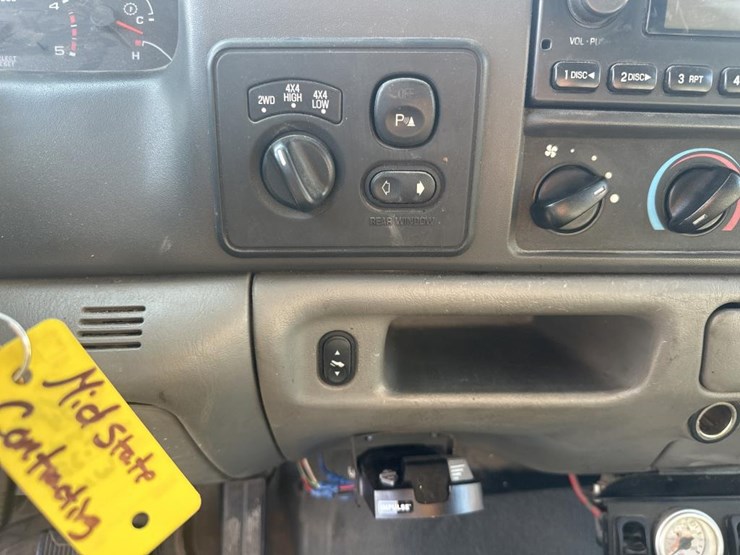 2004-ford-f350-image-32