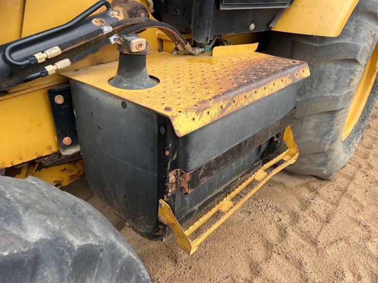 2015-caterpillar-420f-it-image-12
