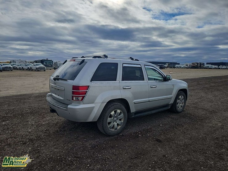2010-jeep-grand-cherokee-image-3