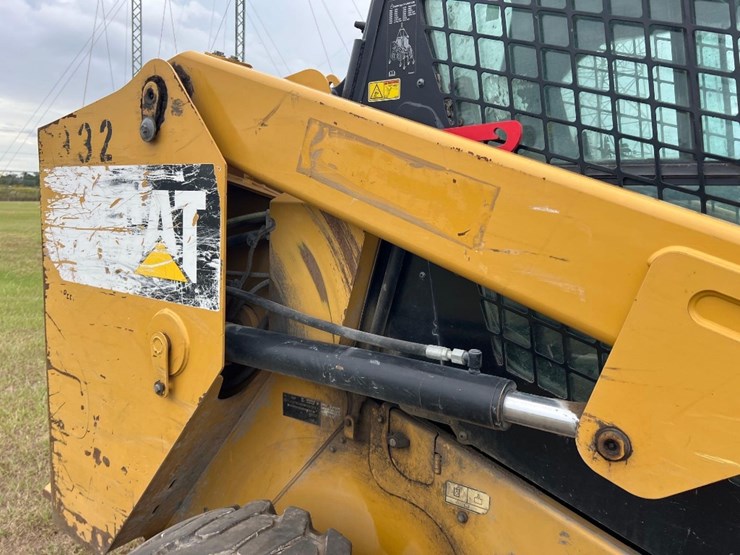 2017-caterpillar-246d-image-15
