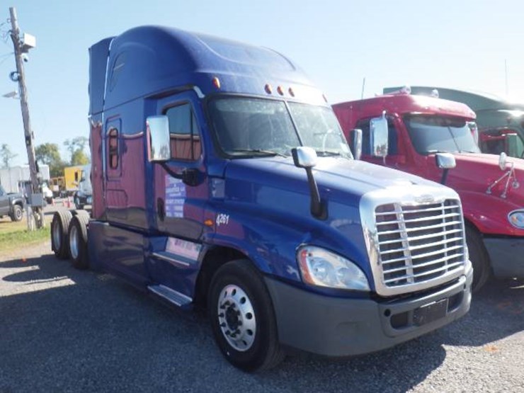 2016-freightliner-cascadia-125-evolution-image-2