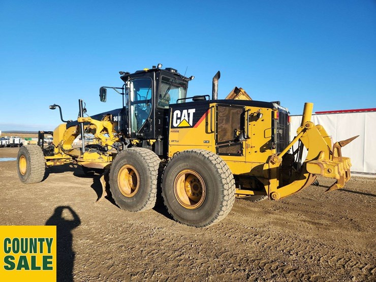 2015-caterpillar-14m-image-3