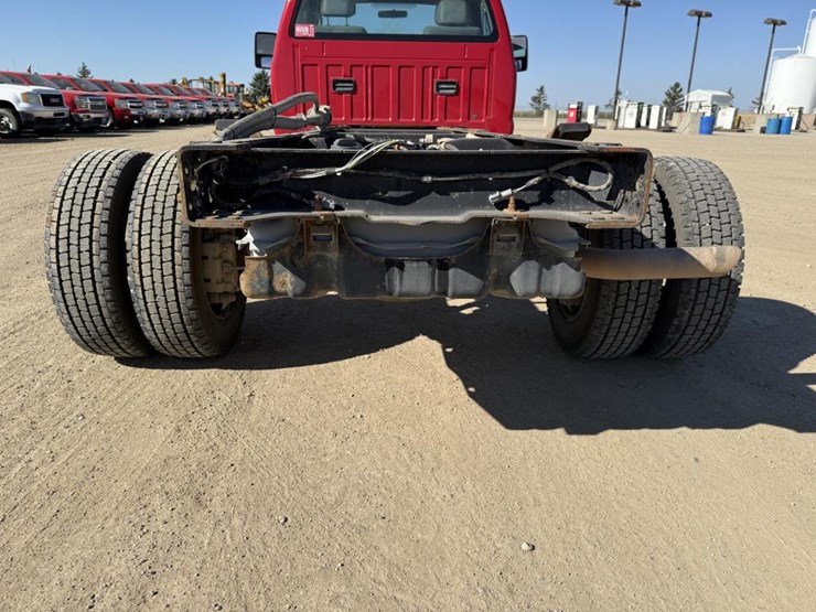 2011-ford-f450-xl-image-32