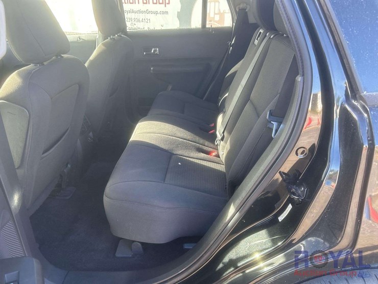 2010-ford-edge-image-21