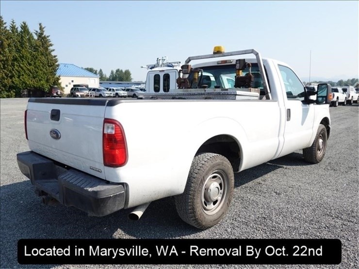 2015-ford-f250-xl-image-10