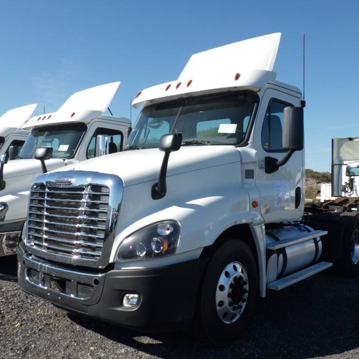 2018 FREIGHTLINER CASCADIA 125