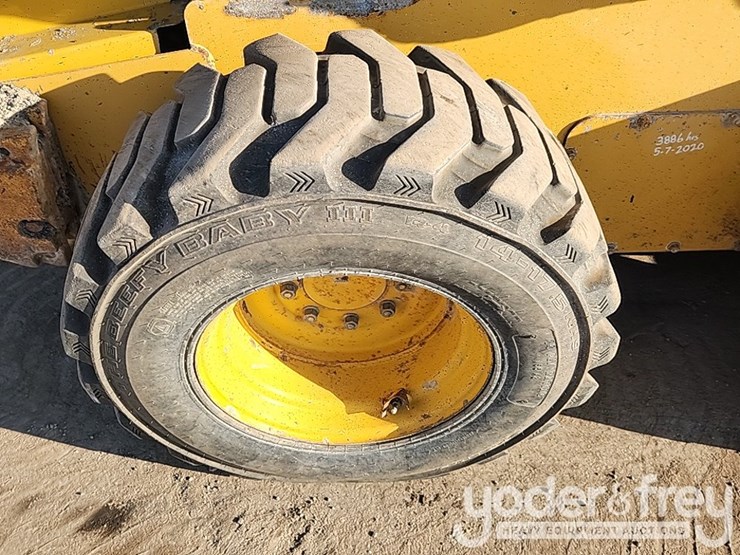 2010-deere-332d-image-9