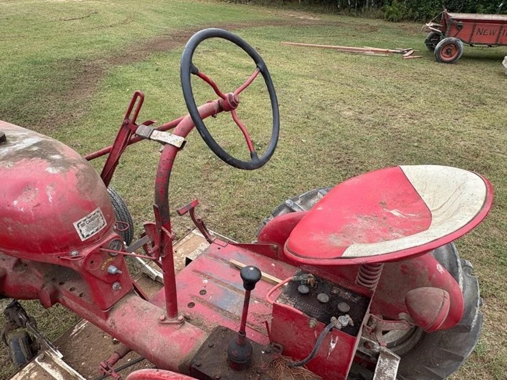 mccormick-farmall-cub-tractor-with-belly-mower-image-7
