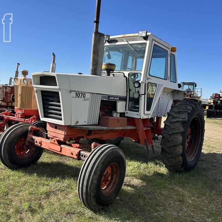 J I CASE 1070